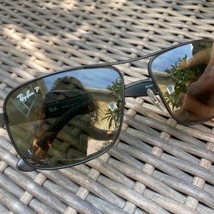 BLACK AVIATOR RAY-BANS